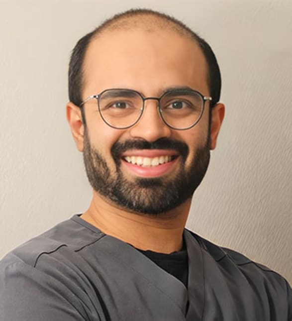 Dr. Piran Mirza, Dentist in Midland Family Dentistry - Portrait Photo