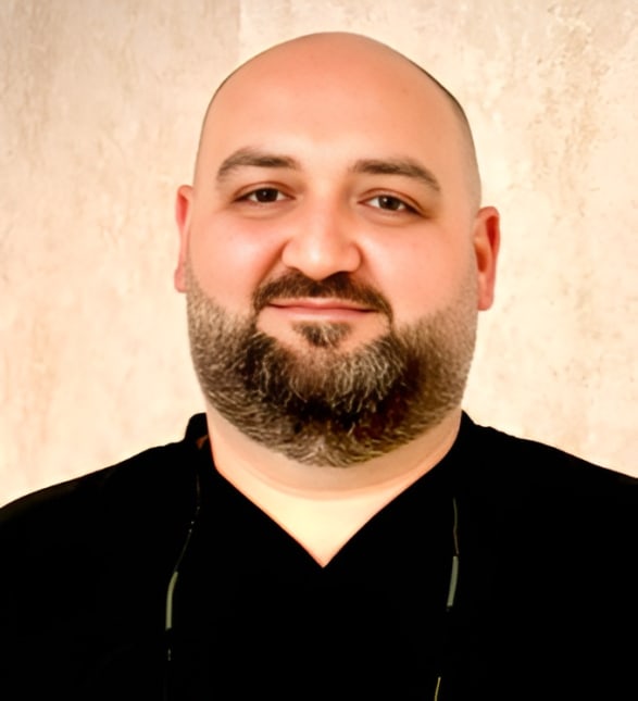 Dr. Ahmad Altabatabaee, Dentist in Kennedy East Dental - Portrait Photo