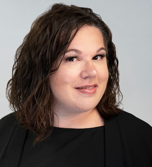 Dr. Lindsay Yaworsky, Dentist in Prairie Smiles Dental Group - Portrait Photo