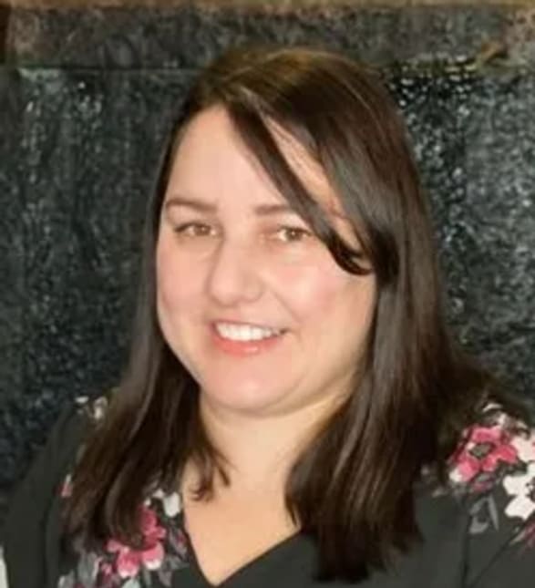 Dr. Diana Ross, Dentist in LifeSmiles Dental - Grant Park Mall - Portrait Photo