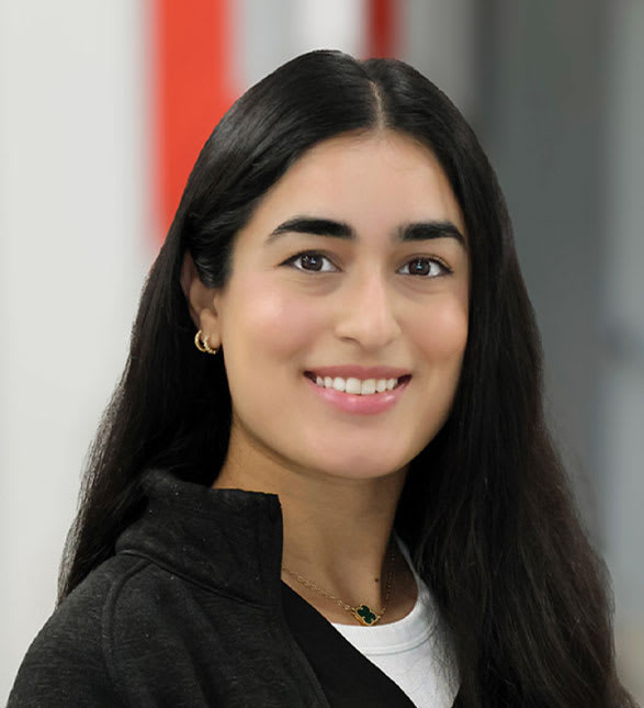 Dr. Shanzeh Shahid, Dentist at LifeSmiles Dental - Grant Park Mall - Portrait Photo