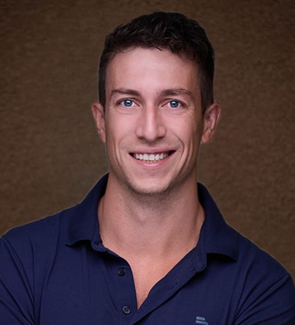 Dr. Zachary Loomer, Dentist in Peachland Dental Centre -Dr. MacRae & Krawchuk - Portrait Photo