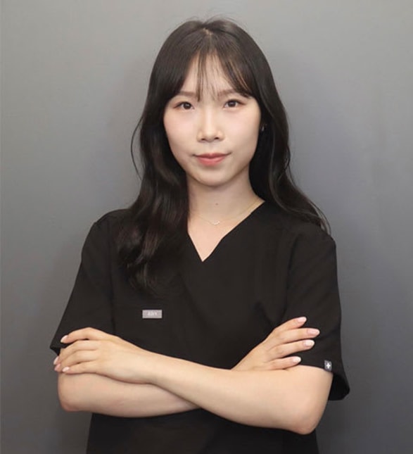 Dr. Sally Hong, Dentist in Alaska Avenue Dental Clinic - Portrait Photo