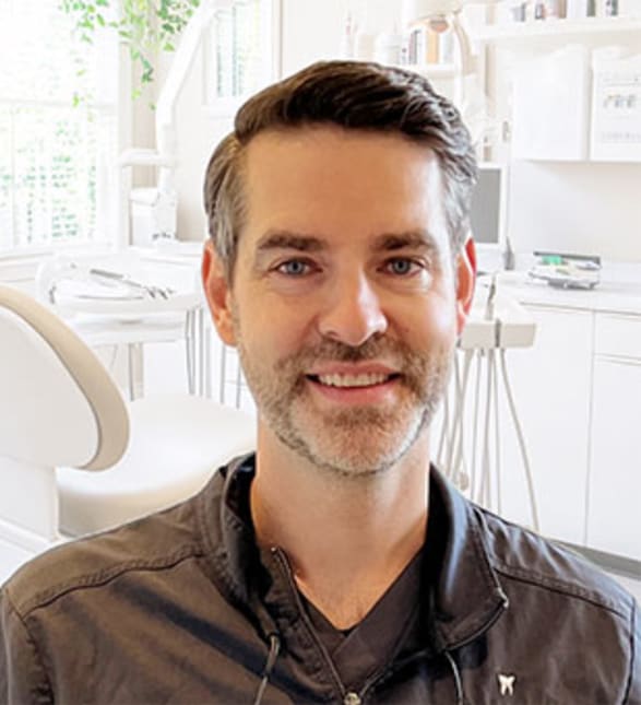 Dr. Dan Vockeroth, Dentist in Hollinger Dental Group - Portrait Photo