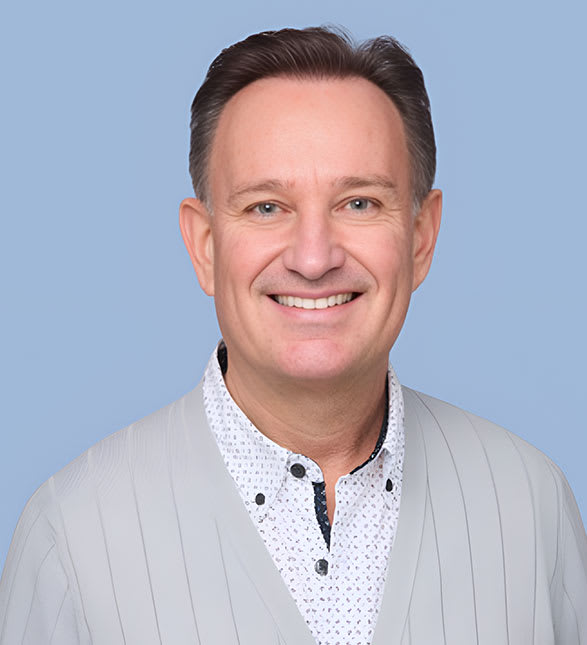 Dr. Andreas Azarko, Dentist in Azarko Dental - Portrait Photo