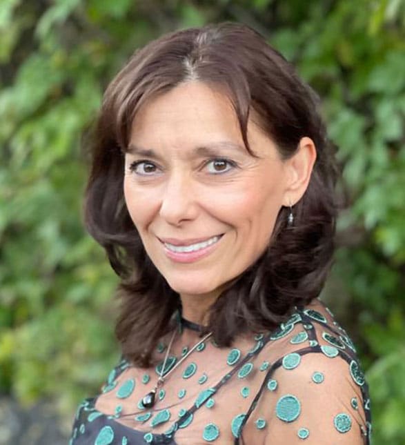 Dr. Alina Drosu, Dentist in Mahogany Dental Wellness - Portrait Photo