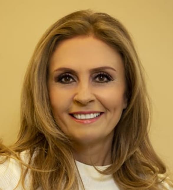 Dr. Nicole Mirzakhani, Dentist in Aspen Springs Dental Centre - Portrait Photo