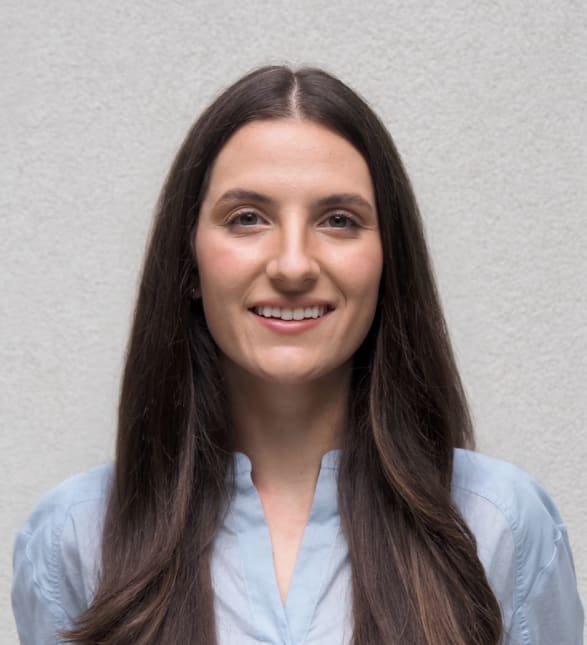 Dr. Alexandra Craciun, Dentist in Smyth Dental Centre - Portrait Photo