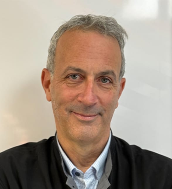 Dr. Luc Ricard, Dentist in Centre Dentaire Ricard & Tran - Portrait Photo