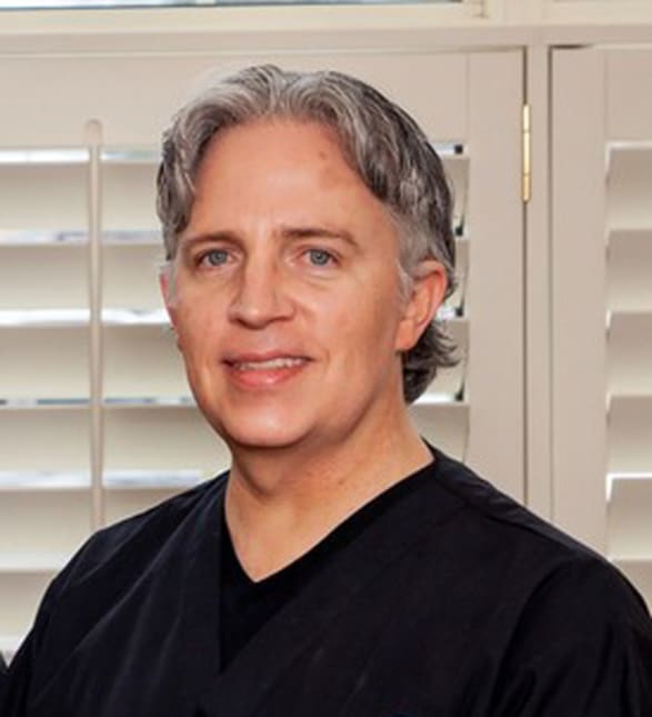 Dr. Michael Kalbfleisch, Dentist in SKH Dentistry - Portrait Photo