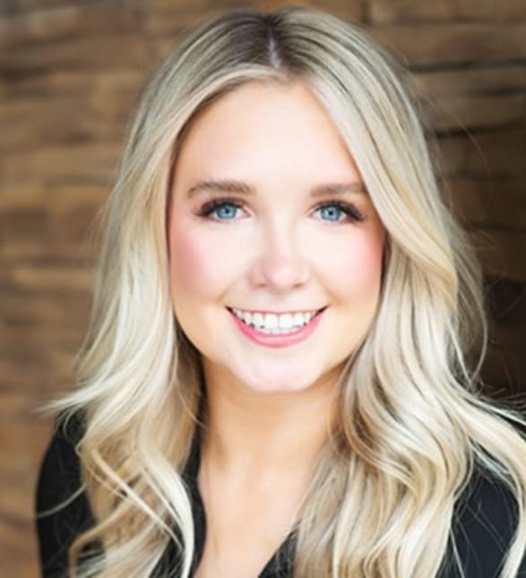 Dr. Sara Hasell, Dentist in Marquis Dental Group - Portrait Photo