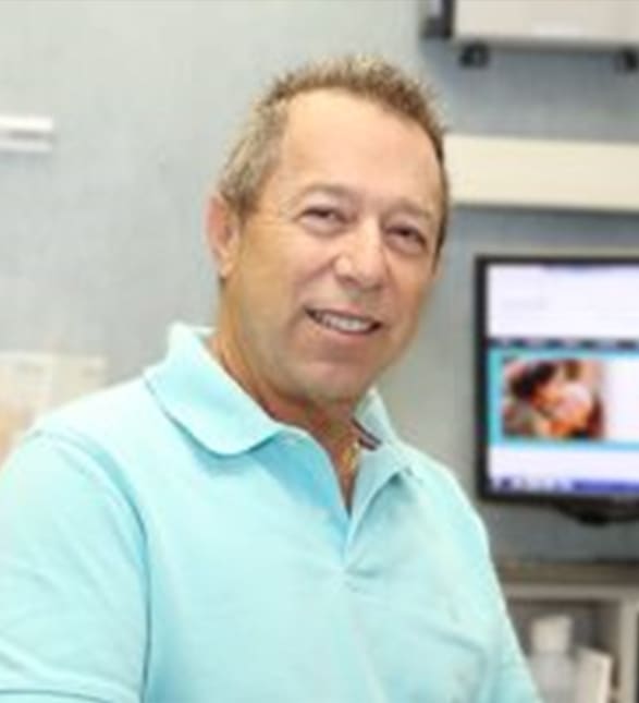 Dr. Mark Sokalsky, Dentist in Dawson Dental - Newmarket - Portrait Photo