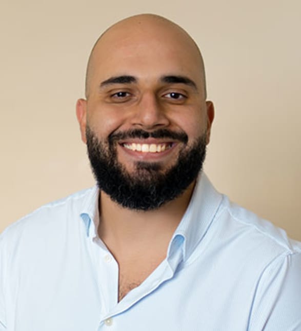 Dr. Mahmoud Elfakharany, Dentist in Southwest Dental Care - Portrait Photo