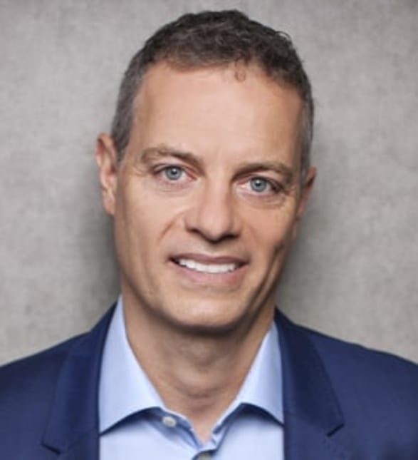 Dr. Shy Raubvogel, Dentist in Ferris Lane Dental - Portrait Photo