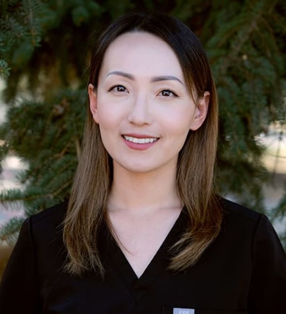 Dr. Bomi Kwon, Dentist in Riverbend Family Dental Care - Portrait Photo