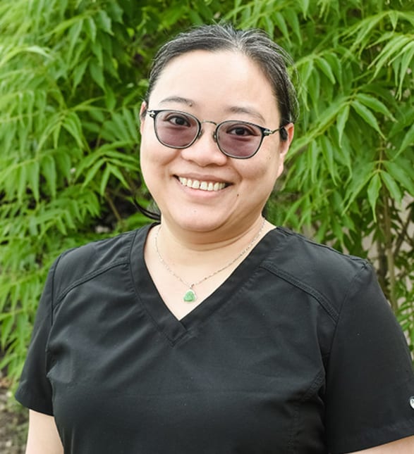 Dr. Nianmei Chen, Dentist in South 40 Dental - Grande Prairie - Portrait Photo