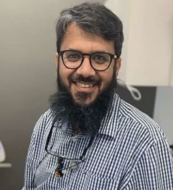 Dr. Aamir Warsi, Dentist in Dentalhouse - Glen Abbey - Portrait Photo