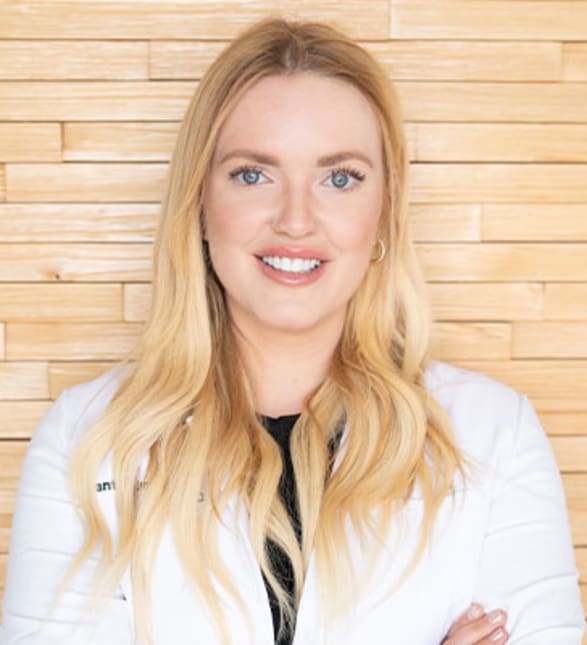 Dr. Chantara Lerner, Dentist in Emerald Park Dental Clinic - Portrait Photo