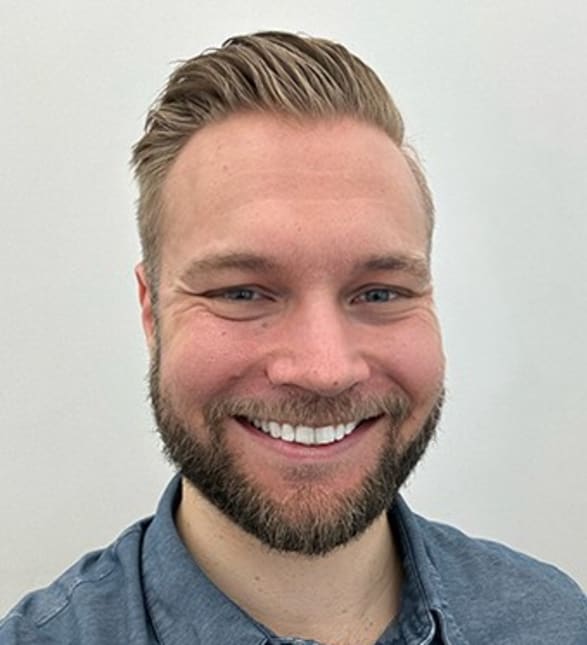 Dr. Markian Kolonsky, Dentist in Canada Place Dental - Portrait Photo