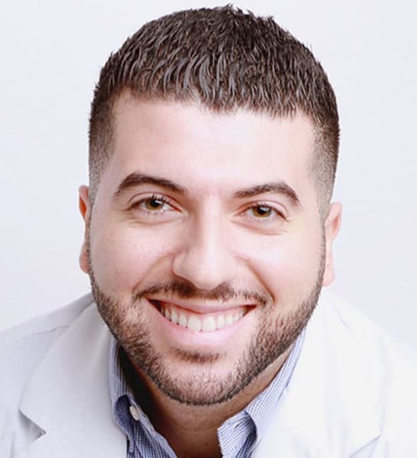 Dr Saïd Ouzerourou, dentiste, Carrefour dentaire de Montréal - Photo portrait