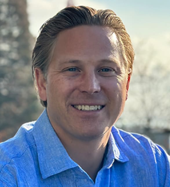 Dr. Robert Hogarth, Dentist in W Dental - Portrait Photo