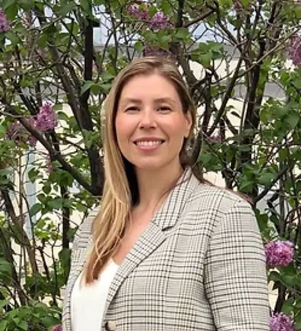 Dr. Shelly Halchuk, Dentist in LifeSmiles Dental - La Salle - Portrait Photo