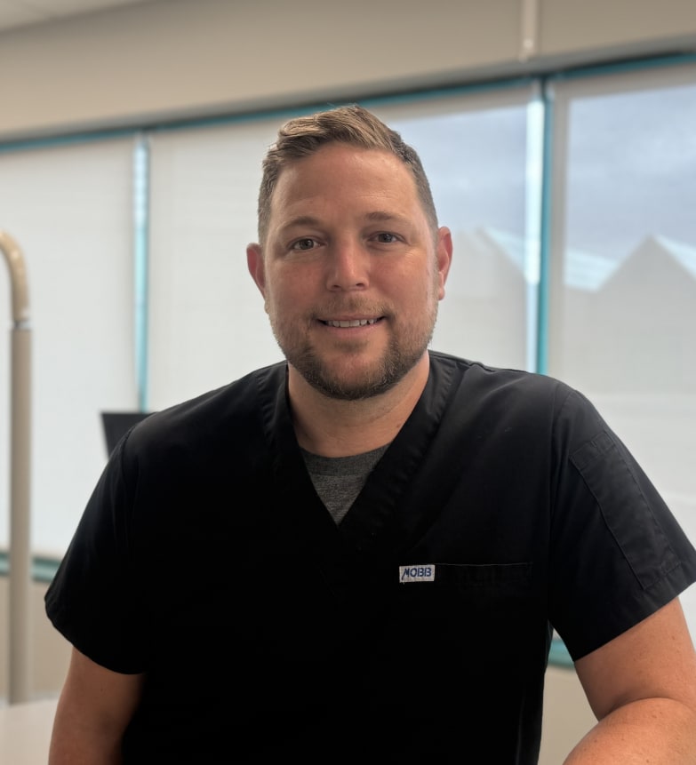 Dr. Matthew Grinstein, Dentist in Treehouse Dental Care - Toronto - Portrait Photo