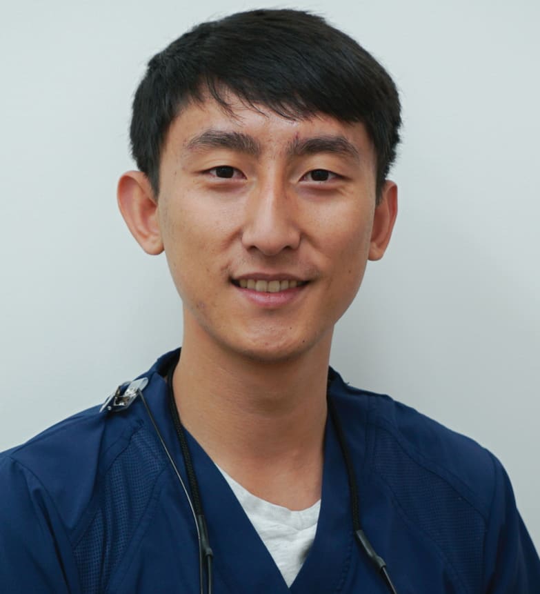 Dr. Charles (Hakdo) Kim, Dentist in Greentree Dental - Portrait Photo