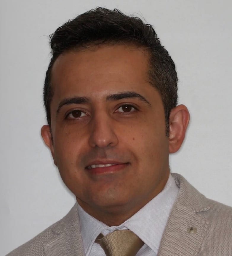 Dr. Eman Moradi, Dentist in Fraser Valley Dental Specialists - Portrait Photo