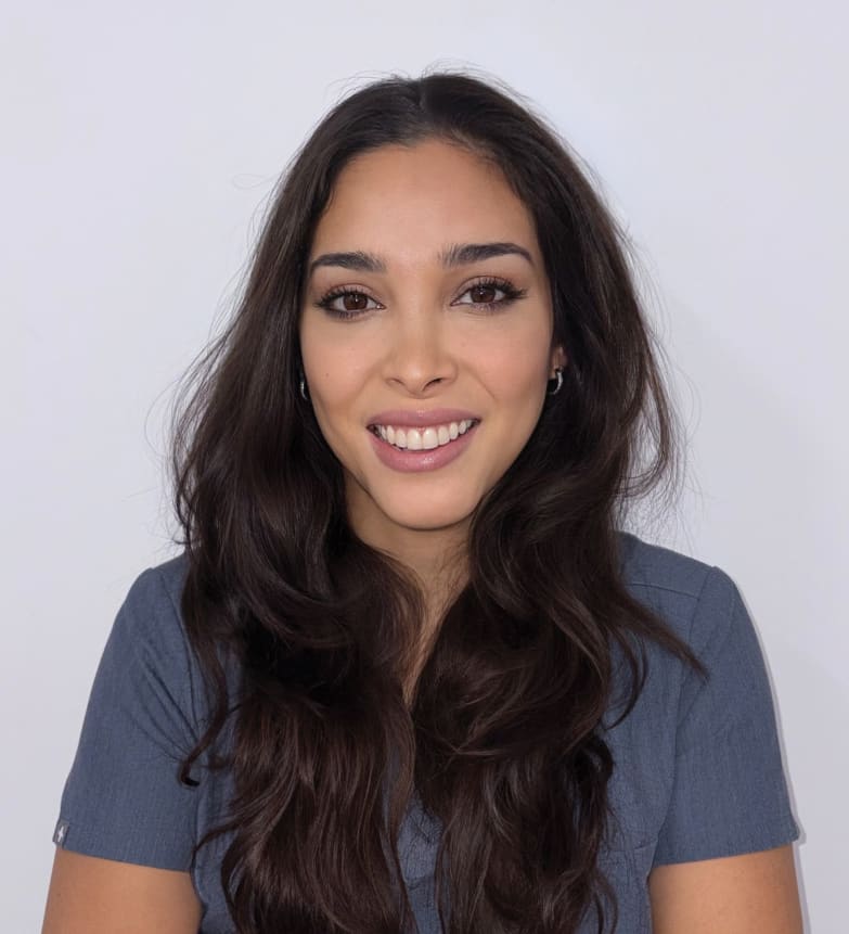 Dr. Fernanda Barona, Dentist in Dawson Dental - Toronto (Downtown) - Portrait Photo