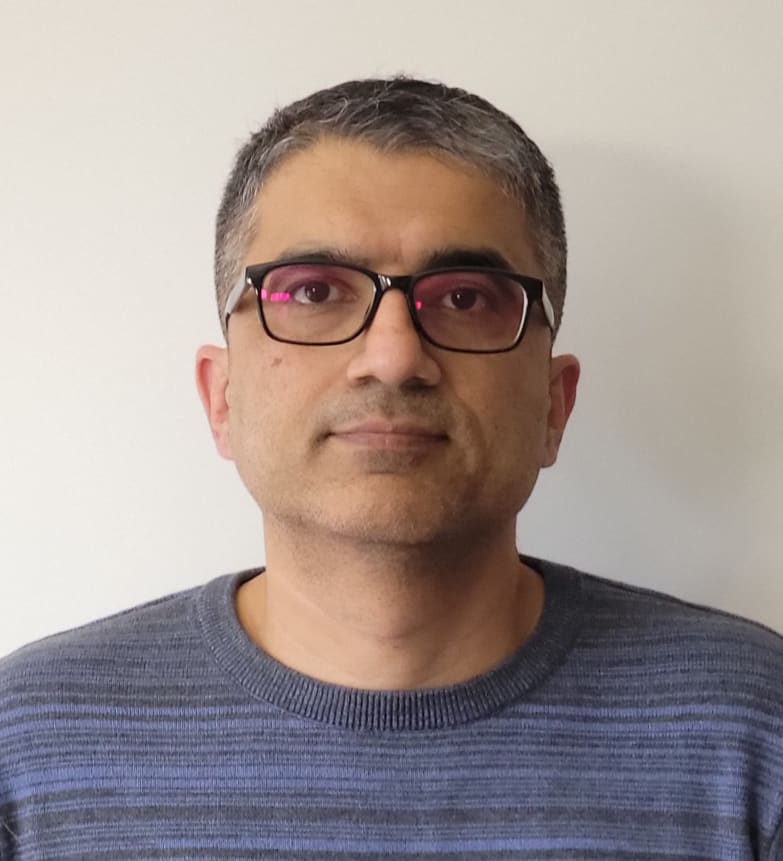 Dr. Sumit Sethi, Dentist in Smile Esthetics Dental Care - Portrait Photo