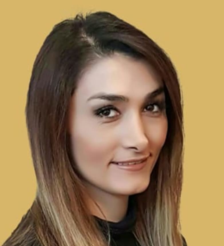 Dr. Ava Naghavi, Dentist in Aspen Springs Dental Centre - Portrait Photo