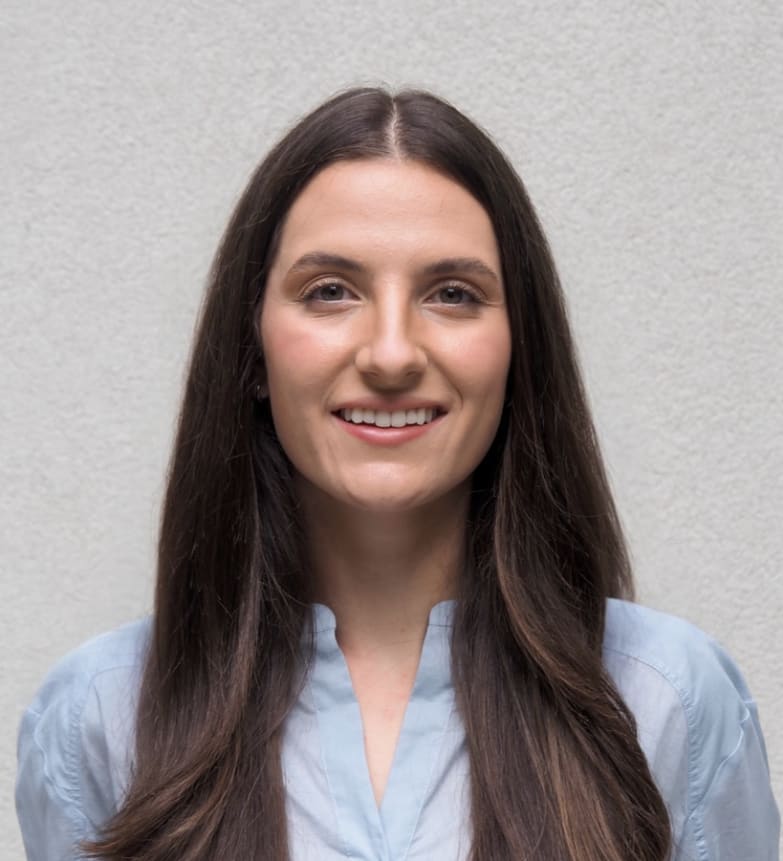 Dr. Alexandra Craciun, Dentist in Smyth Dental Centre - Portrait Photo