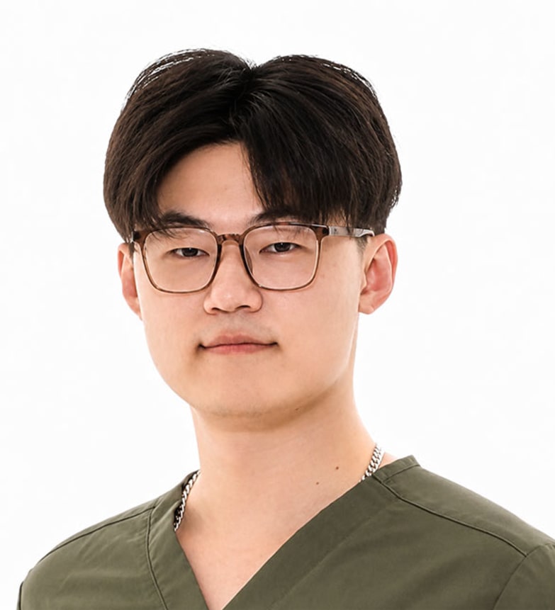 Dr. Simon Wang, Dentist in Accent Dental - Portrait Photo