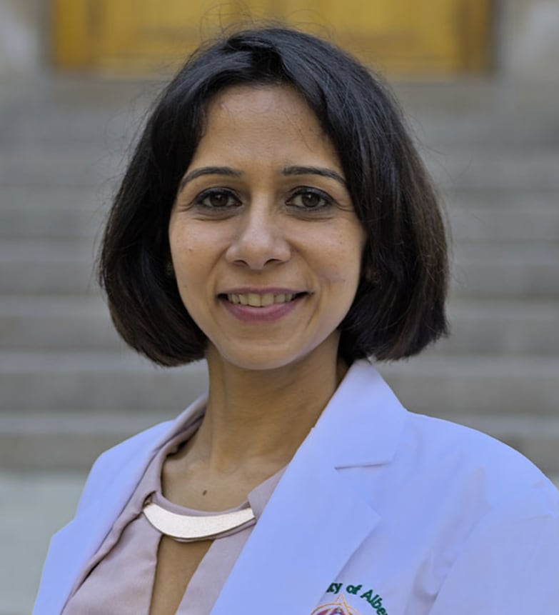 Dr. Sugun Kanwar, Dentist in Waterloo Family Dental - Portrait Photo