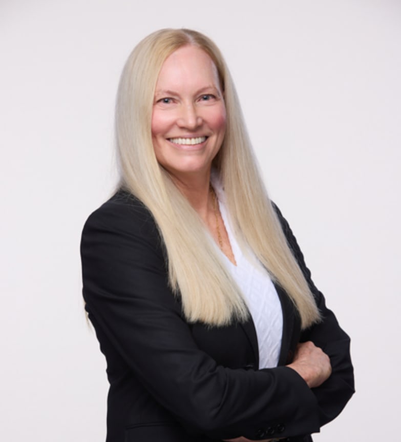 Dr. Helen deMan, Dentist in de Man & Höediono Dentistry - Portrait Photo