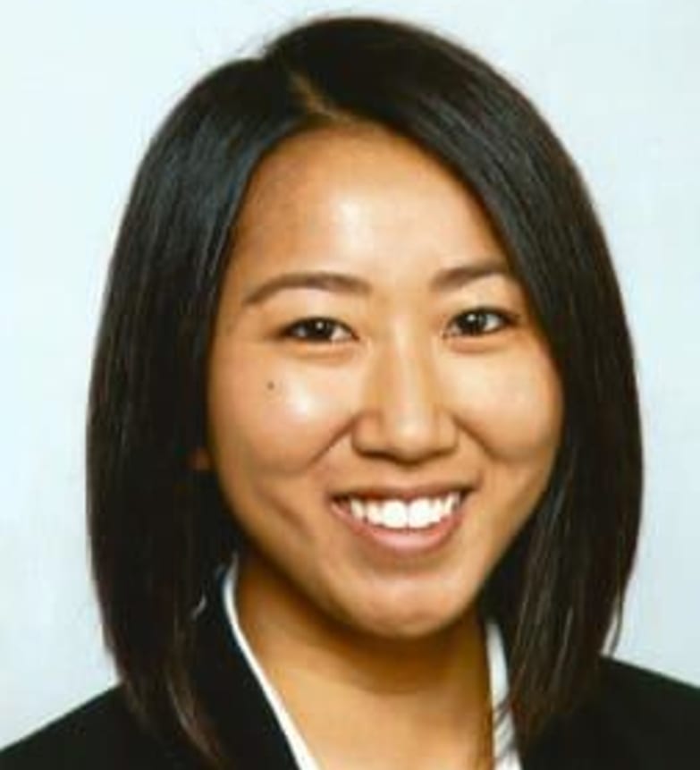 Dr. Kelsey Motomura, Dentist in de Man & Höediono Dentistry - Portrait Photo