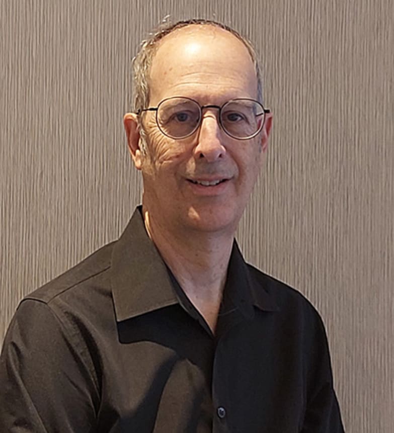 Dr. Mitchell Sutton, Dentist in Platinum Dental Care - Portrait Photo