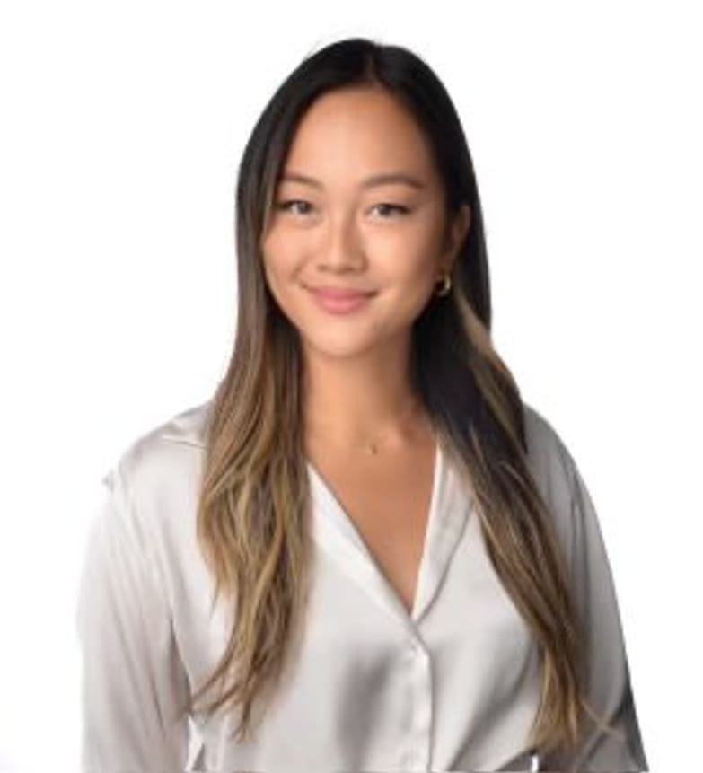 Dr. Vivian An, Dentist in West Humber Dentistry - Portrait Photo