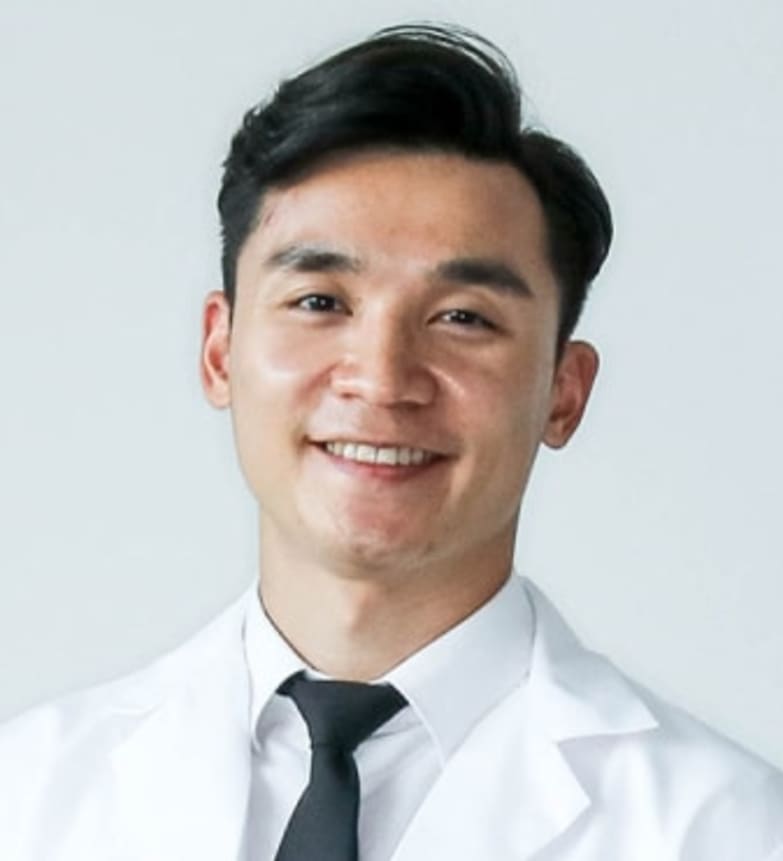Dr. Ivan Lo, Dentist in Sheppard Yorkland Dental - Portrait Photo