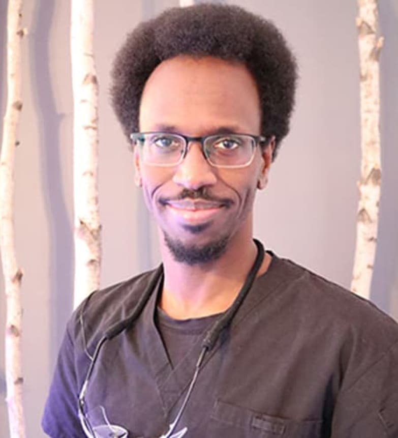 Dr. Yusuf Ahmed, Dentist in Sandy Hill Dental Centre - Portrait Photo