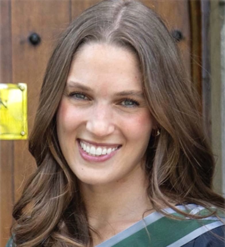 Dr. Romi Amor, Dentist in Dentistry on Green Lane - Portrait Photo