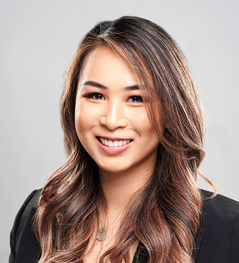 Dr. Susanna Lin, Dentist in Broadway Station Dental Centre - Portrait Photo