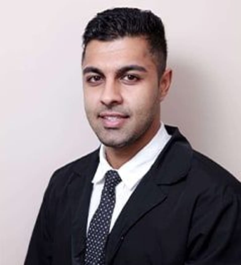 Dr. Kevin Kalra, Dentist in Southwood Dental Centre - Portrait Photo