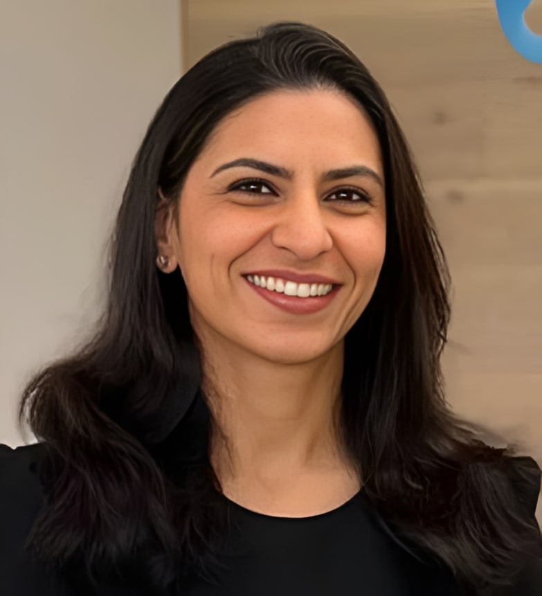 Dr. Mansi Pabari, Dentist in Arenson Dental & Associates - Portrait Photo