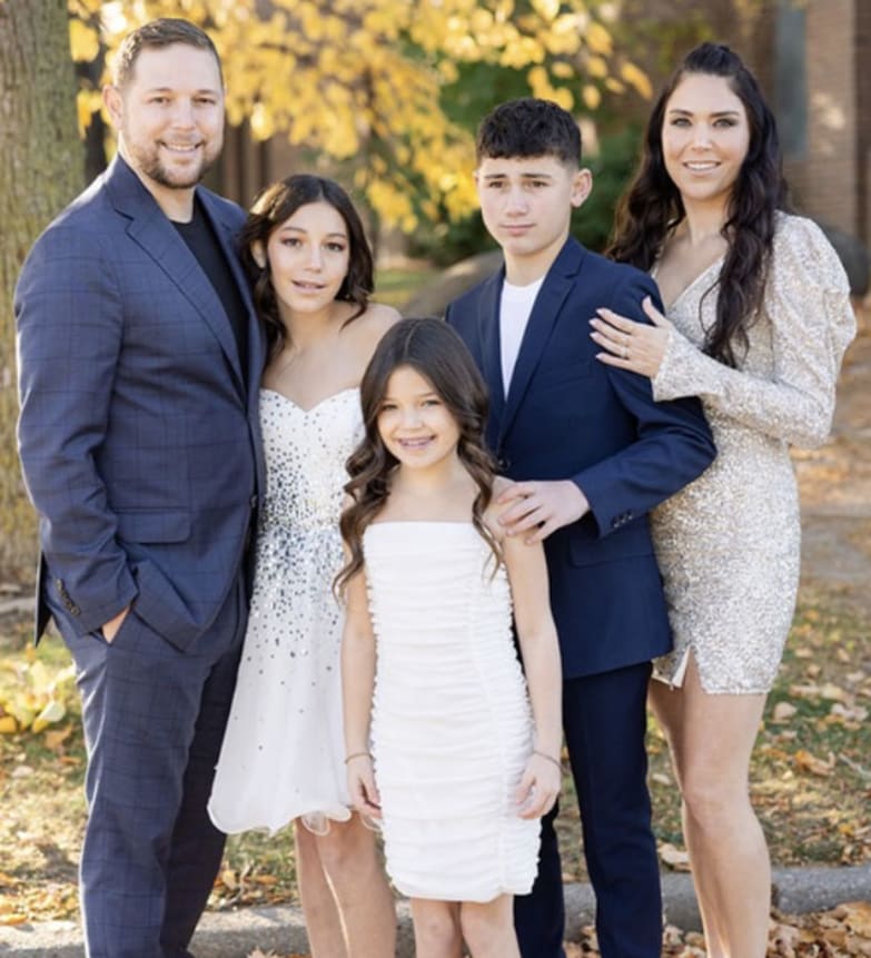 Dr. Matthew Grinstein, Dentist in Treehouse Dental Care - Toronto - Portrait Photo