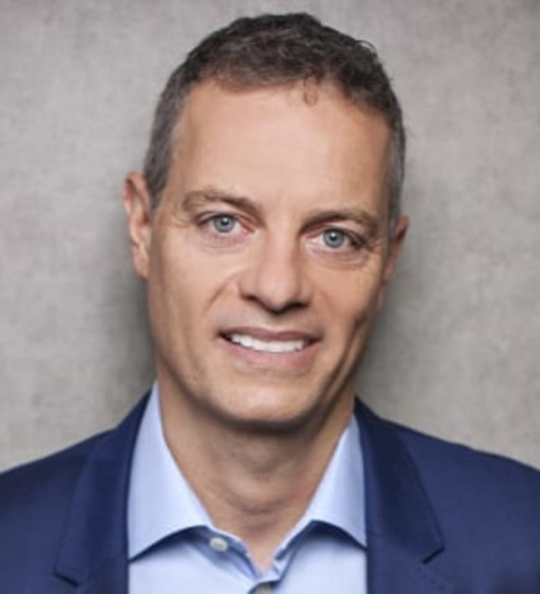 Dr. Shy Raubvogel, Dentist in Ferris Lane Dental - Portrait Photo