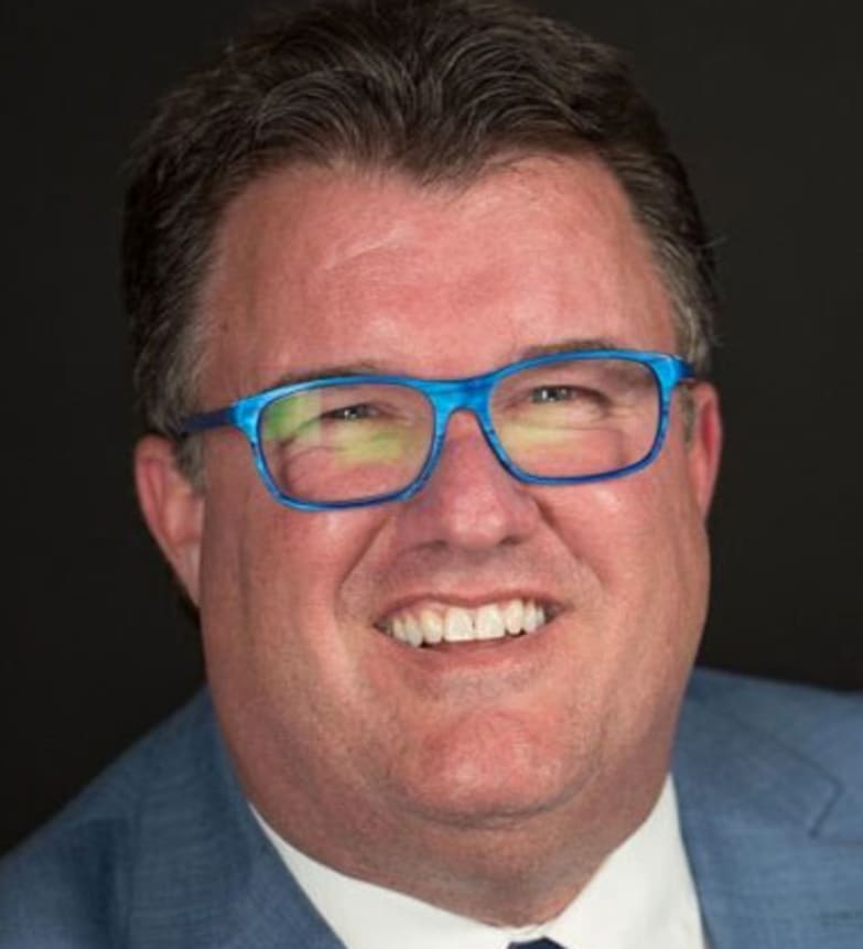 Dr. Scott MacLean, Dentist in Trimac Dental Centre - Portrait Photo