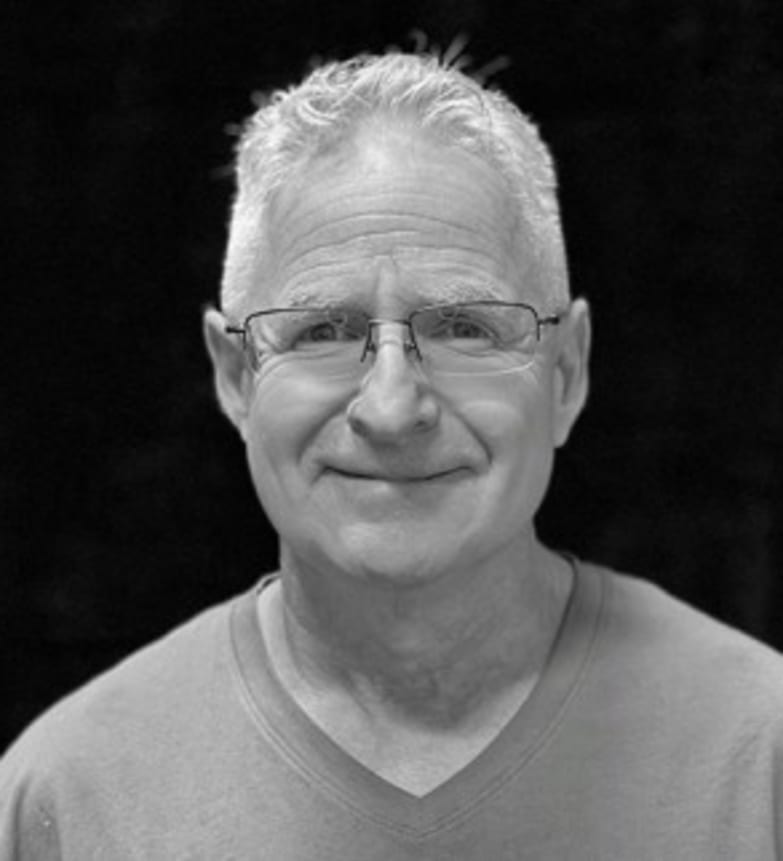 Dr. Roy Hudson, Dentist in St. Laurent Dental Centre - Portrait Photo