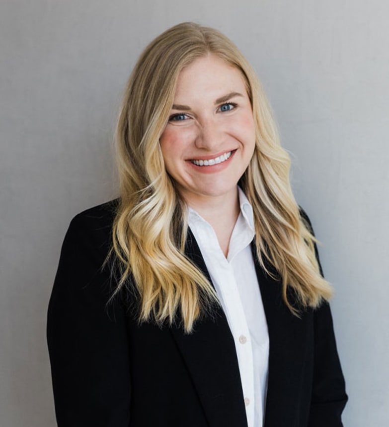 Dr. Alycia Klymkiw, Dentist in Fort Richmond Dental Centre - Portrait Photo